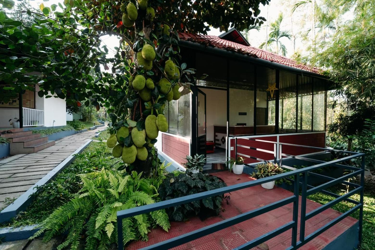Le Vista Resort Sultan Bathery Extérieur photo